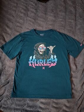 Hurley Teal Kids Tee with Colorful Skull Graphic